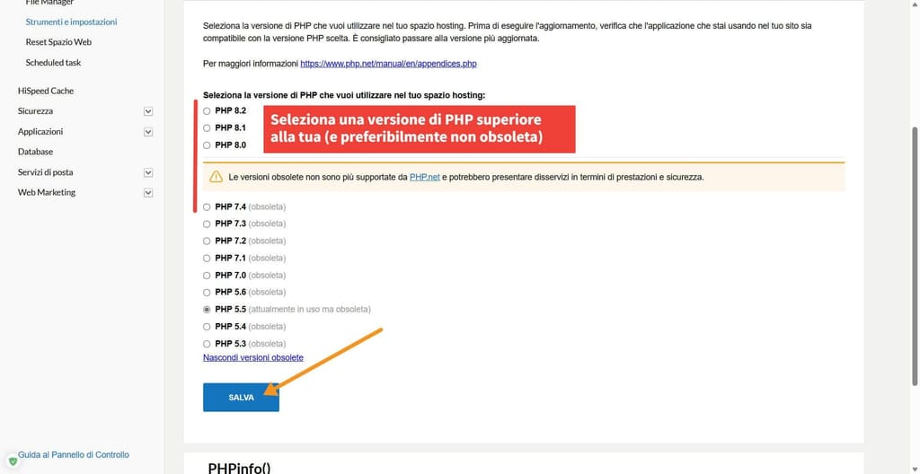 Schermata del pannello cambio versione PHP di Aruba, con la scritta "Seleziona una versione di PHP superiore alla tua (e preferibilmente non obsoleta)" e una freccia sul bottone "salva".